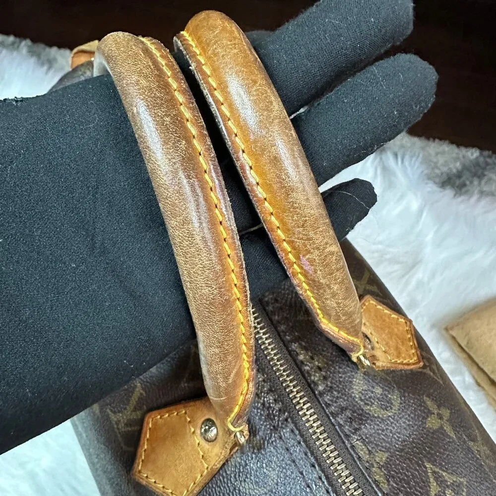 ❌SOLD❌ Authentic Louis Vuitton Monogram Speedy 30 Handbag - Picture 8 of 17